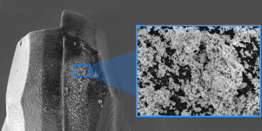 Mikrofräser mit Zoom auf die die Hartmetallspäne als Teaser